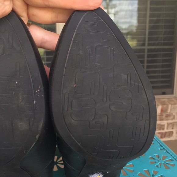 Unisa Black Vegan Leather Knee High Slouch Boots - Picture 15 of 15